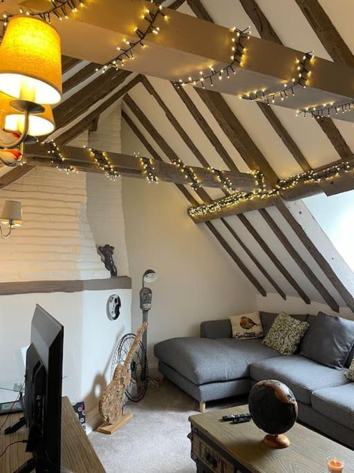 Beautiful 1600'S Loft Apartment. Ware Exteriér fotografie